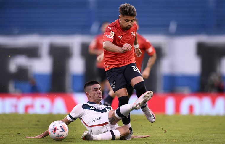 Vélez venció a Independiente y es único líder de la Zona B