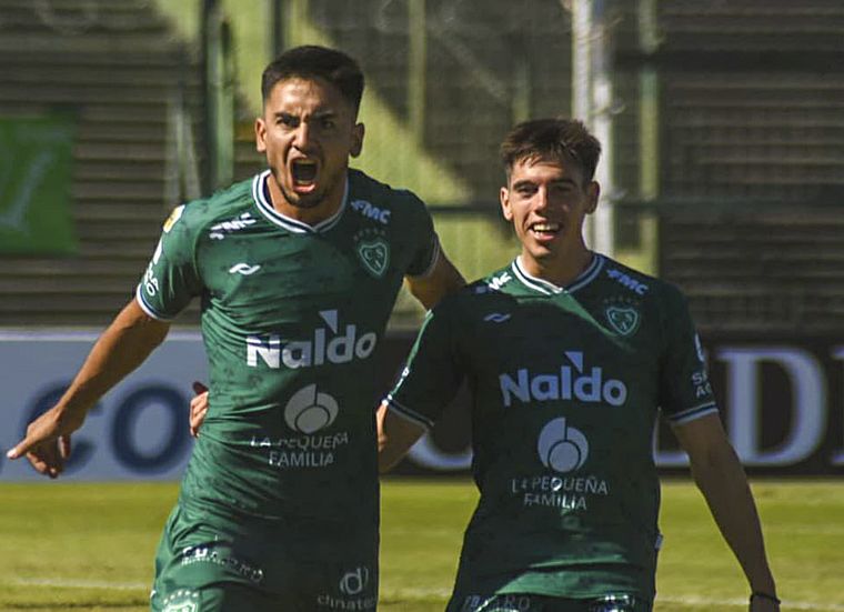FOTO: Sarmiento ganó por 3-1 y sumó su primera victoria