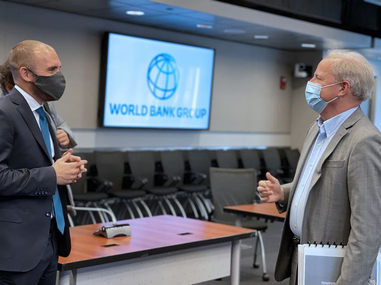 Guzmán se reunió con el director Gerente de Operaciones del BM, Axel van Trotsenburg.