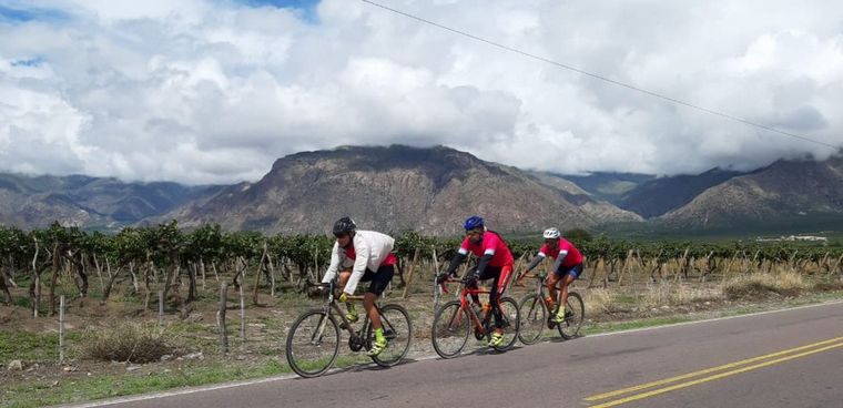 Imágenes de la travesía en bicicleta por la ruta 40.