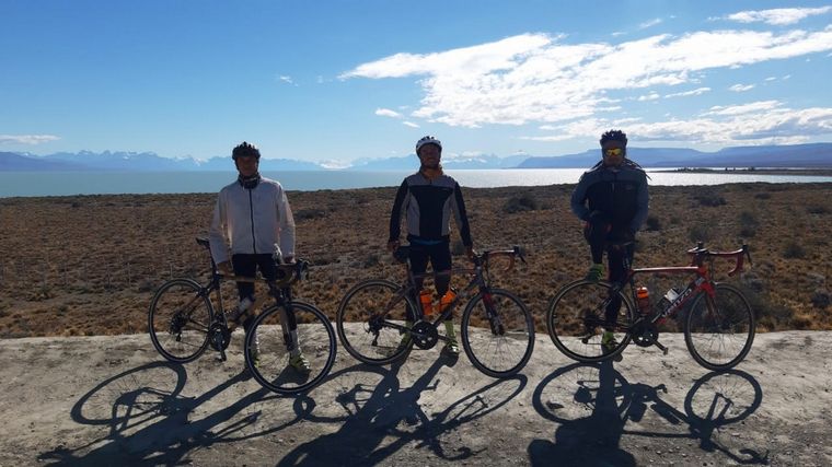 Imágenes de la travesía en bicicleta por la ruta 40.