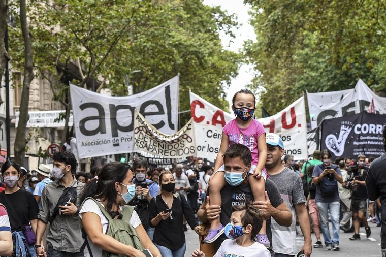 FOTO: Organizaciones sociales y partidos políticos se movilizaron en Ciudad de Buenos Aires