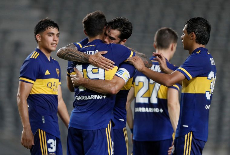 Boca ganó con los goles de Zárate y Mas.