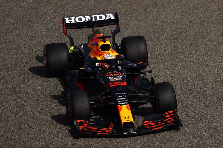 FOTO: En una pista caliente, Max Verstappen encabezó la FP1