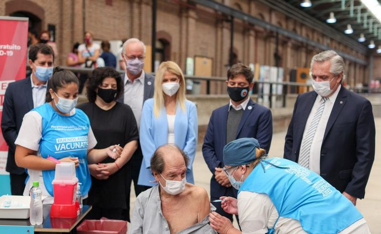 Diferirán las segundas dosis de las vacunas anti covid.