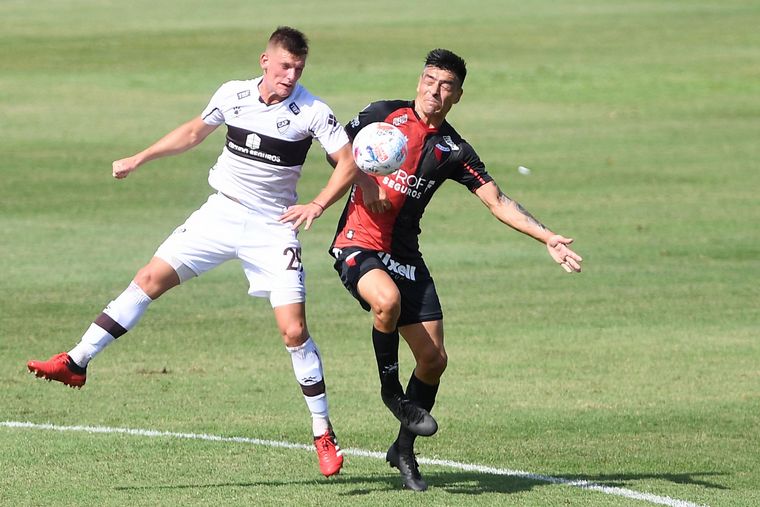 Colón se lo dio vuelta a Platense por 3-1 y sigue puntero