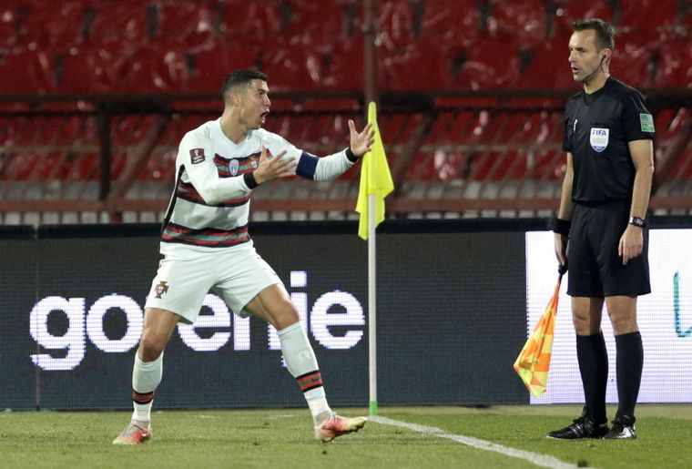 Portugal empató con Serbia y ambos lideran el Grupo A.