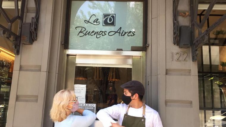 La tradicional confitería de barrio Flores preparó una receta especial.