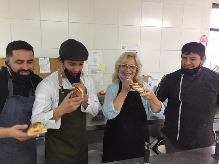 La tradicional confitería de barrio Flores preparó una receta especial.