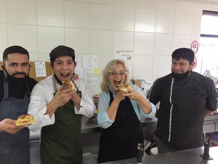 La tradicional confitería de barrio Flores preparó una receta especial.