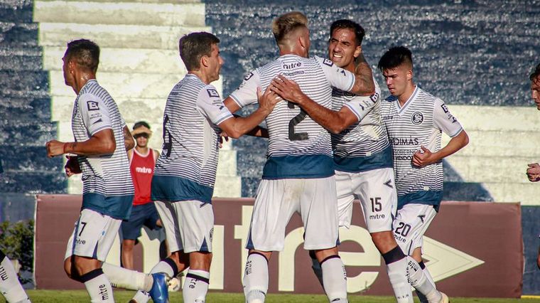 El partido terminó 2 a 1 y se disputó en el estadio Juan Pasquale.