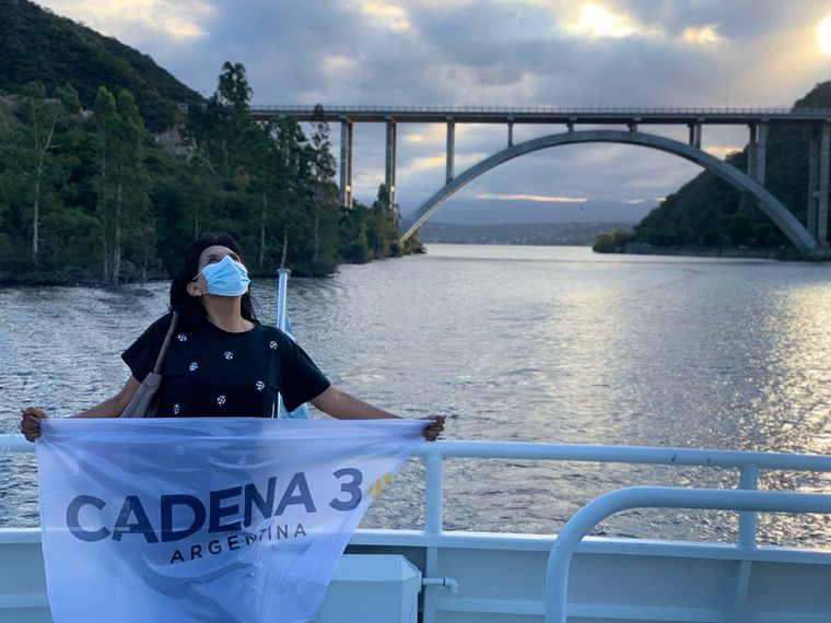 Un recorrido por el Lago San Roque en catamarán