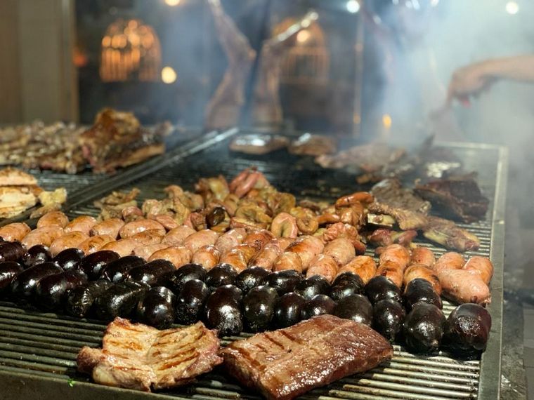 Pueblo Mío, una parrillada con exquisiteces en Carlos Paz. 