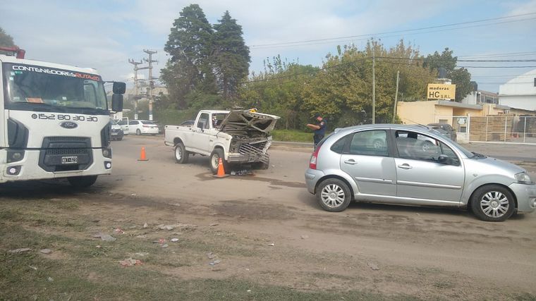 FOTO: Caos vehicular por un triple choque en avenida Vélez Sarsfield