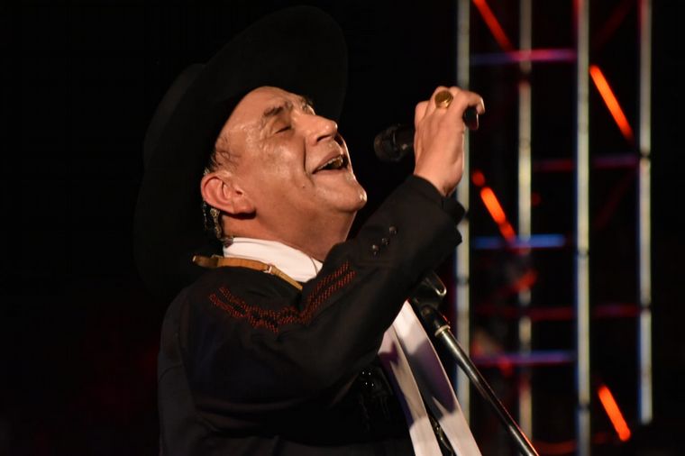 Emocionante show del Chaqueño Palavecino en Cosquín.