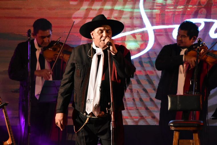 FOTO: Emocionante show del Chaqueño Palavecino en Cosquín.