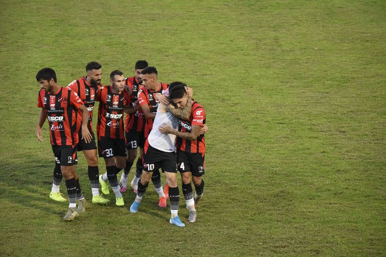 Patronato logró su primer triunfo en el certamen: venció 2-1