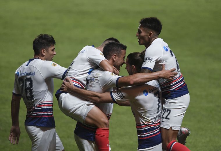 San Lorenzo le ganó 2-0 a Rosario Central en el Nuevo Gasómetro.