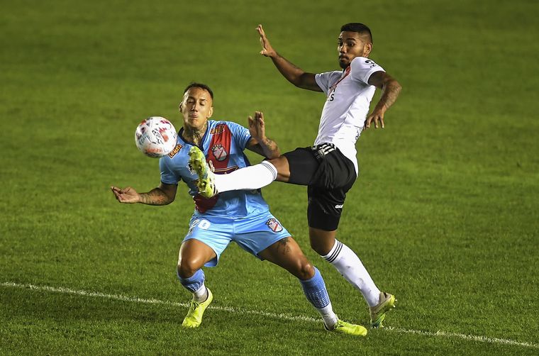 River y Arsenal empatan sin goles al final del primer tiempo