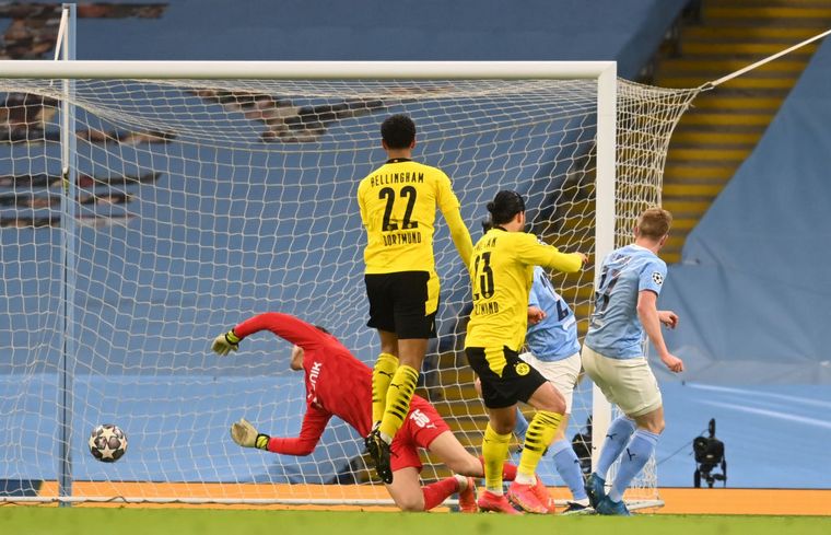 El Manchester City logró un gran triunfo de local en la ida de los cuartos de final.