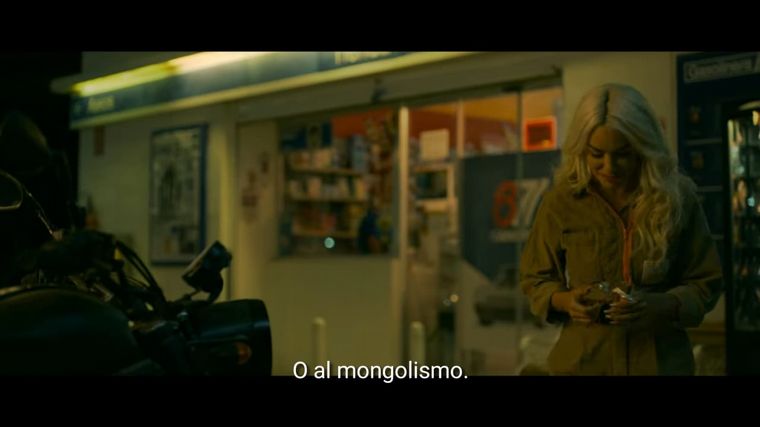 Sky Rojo y un diálogo donde ironiza con la palabra 