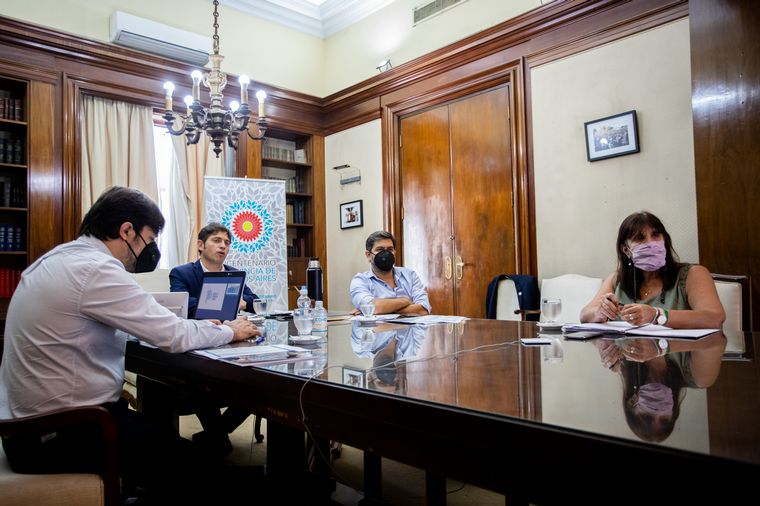 Kicillof reunió a intendentes de Buenos Aires por videoconferencia