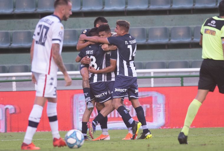 Michael Santos abrió el marcador para Talleres frente a Vélez por Copa Argentina.