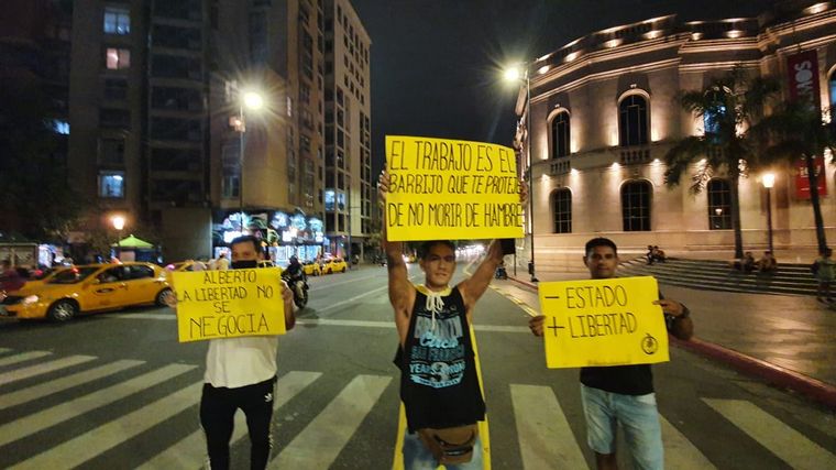 Primera Noche restricciones Córdoba