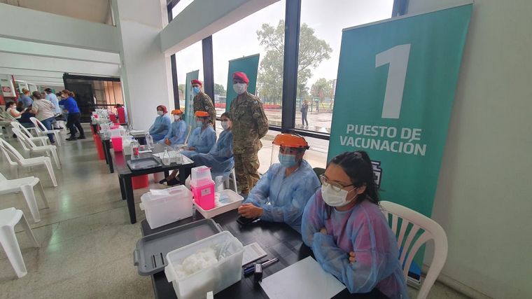 Ya se vacuna en el Orfeo Superdomo de Córdoba.