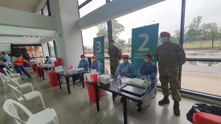 Ya se vacuna en el Orfeo Superdomo de Córdoba.