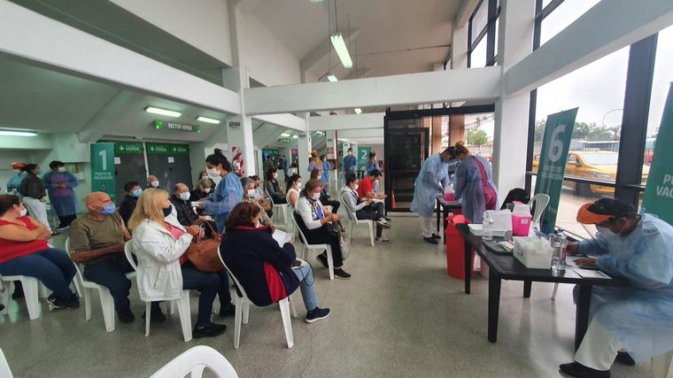 Ya se vacuna en el Orfeo Superdomo de Córdoba.