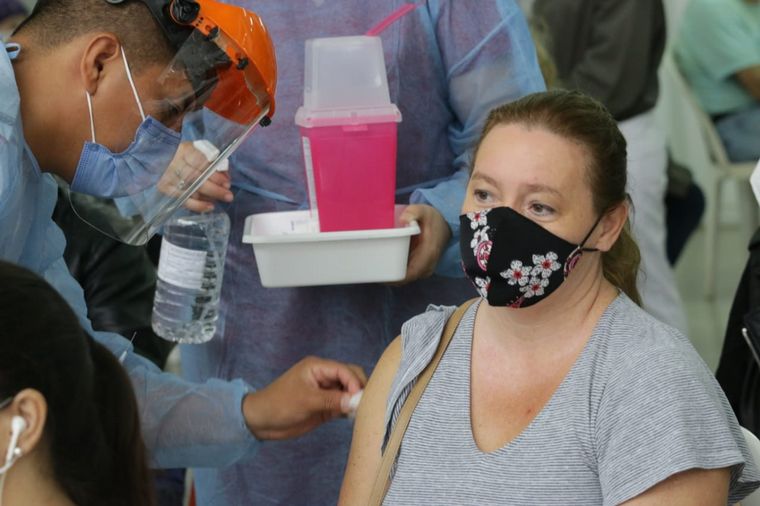 La Argentina aplicó casi un millón de vacunas en una semana.