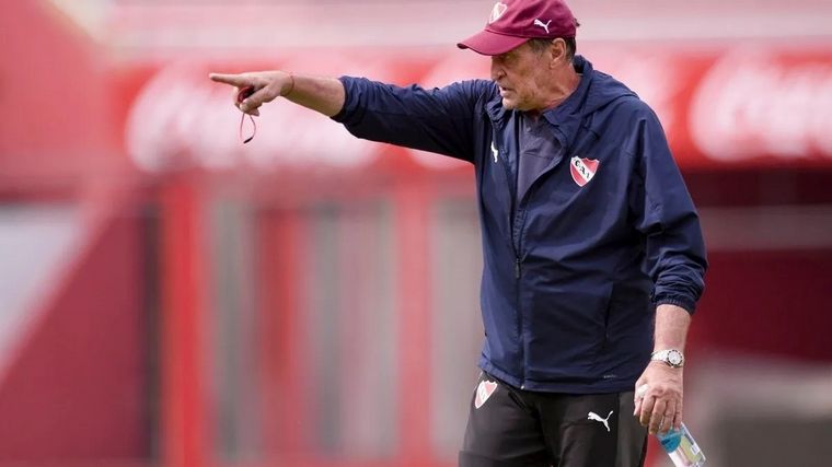 Julio César Falcioni, DT de Independiente