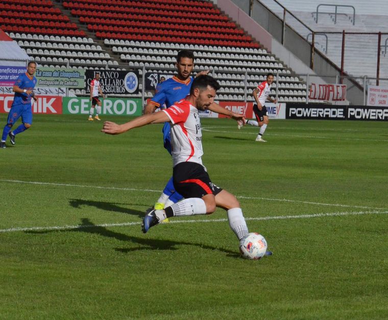 Sobre la hora, Instituto rescató un empate ante Morón