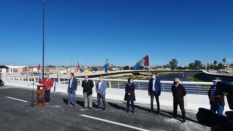 FOTO: Inauguración Puente Sargento Cabral.