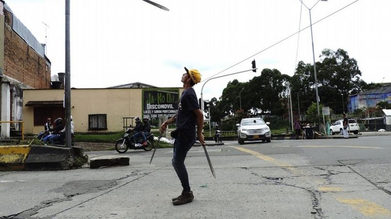 Echaron de Bolivia a argentinos que trabajaban en la calle