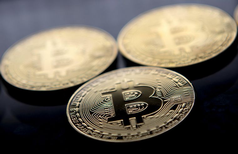 El Bitcoin superó los u$s 63.000 y marcó un récord histórico.