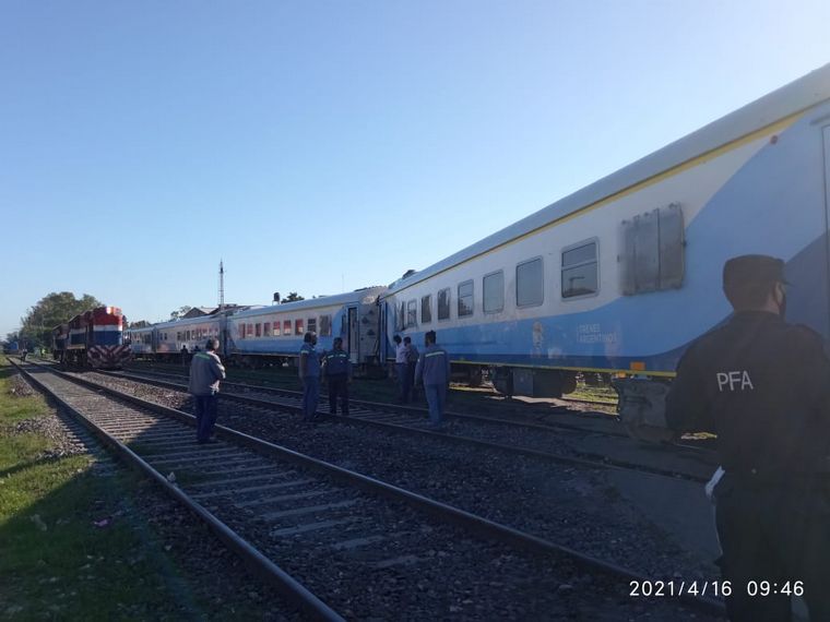 Hay al menos 400 personas varadas por el descarrilamiento del tren