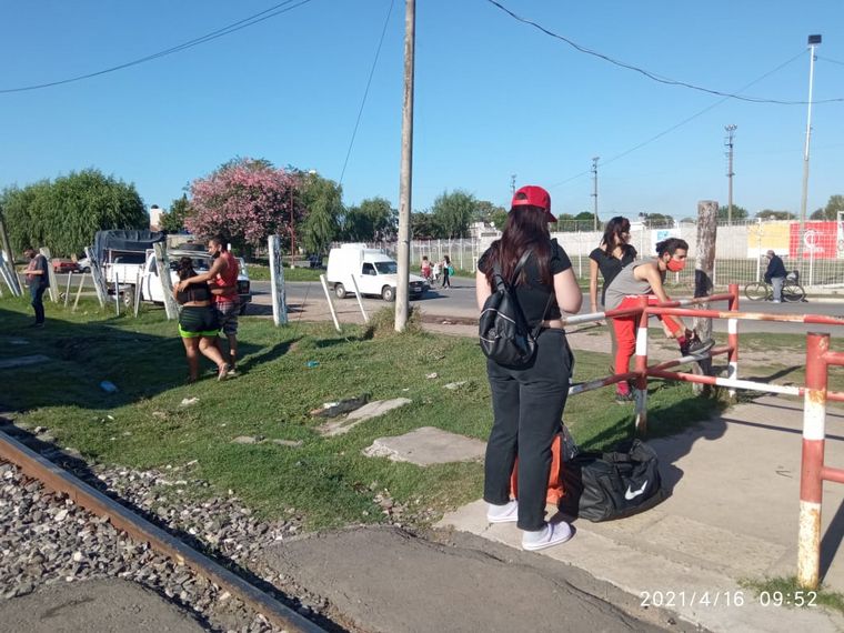 Hay al menos 400 personas varadas por el descarrilamiento del tren
