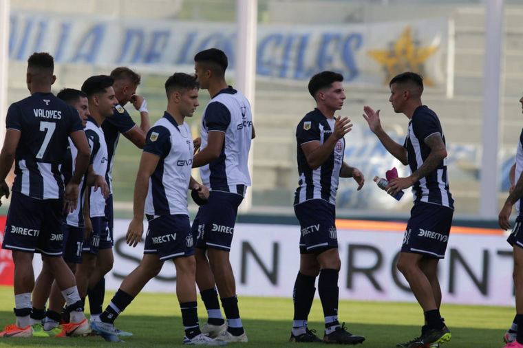 Talleres fue superior y le ganó cómodo a Unión.