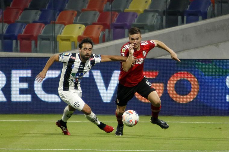 El Millonario venció por 5 a 0 a Central Córdoba en Santiago del Estero.