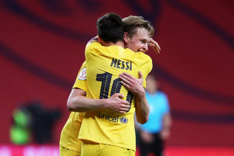 Lionel Messi festeja en partido en que Barcelona derroto 5 a 0 al Athletic de Bilbao