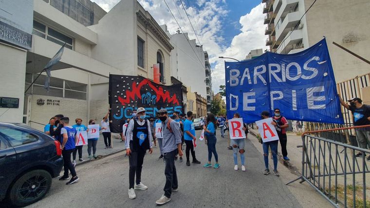 FOTO: Protesta de Barrios de Pie en Córdoba