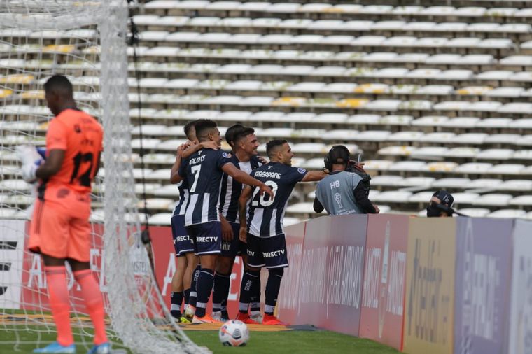 Valoyes armó la jugada y Fragapane convirtió el gol para Talleres.