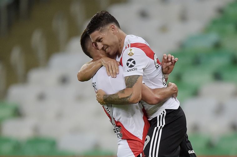 Gonzalo Montiel festeja el gol que convirtió de penal. 
