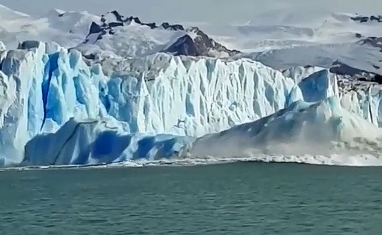 Rompimiento de base del glaciar Perito Moreno