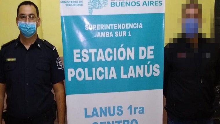 Tira por las escaleras de un edificio a su tía tras una discusión