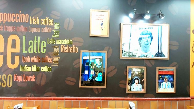 “La mano de D10S”, un restaurante argentino en Inglaterra