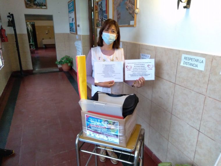 Un grupo de voluntarios de casi 70 personas realizan donaciones en el norte cordobés