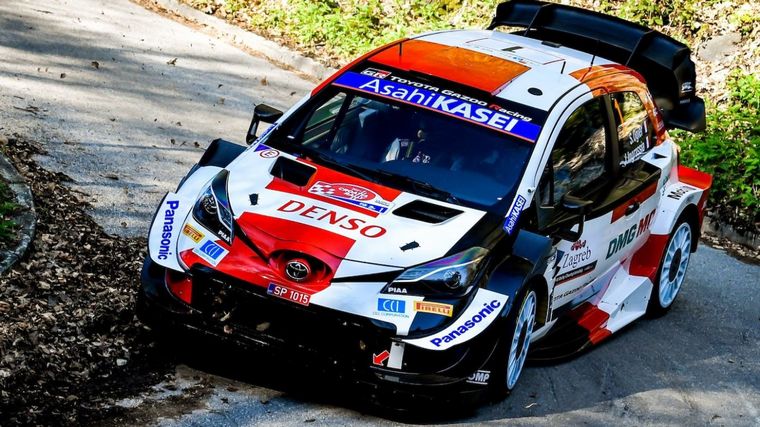 Ogier saltó a la punta a la mañana y logró mantenerse en el bucle final